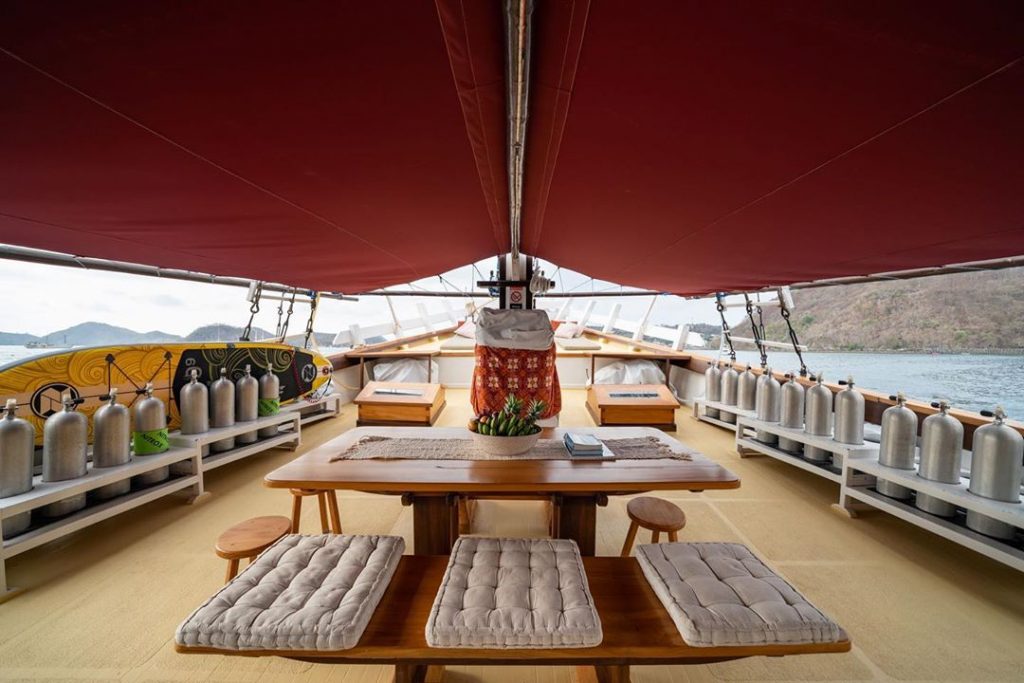 Komodo Liveaboard: The Plus and Minus of Sailing Holiday in Flores