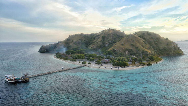 Kanawa Island, Komodo snorkeling tour